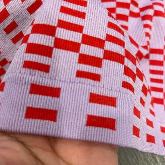 🟢 Pretty pattern seamless halter crop top - Picture 2 of 4